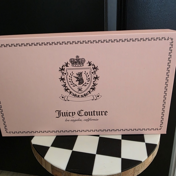 Juicy Couture Lavender Heritage Wallet Gift Set - Picture 4 of 6